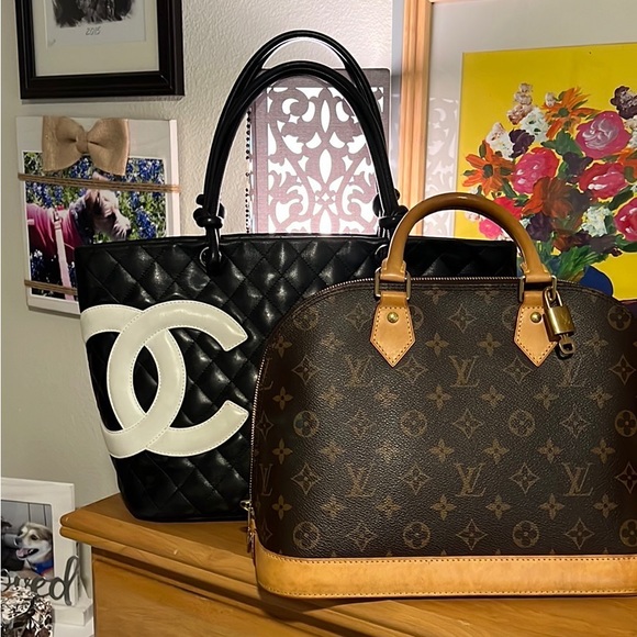 LIKE THIS POST TO GET NOTIFIED WHEN I GO LIVE. Hi I’M TRACI Posh Ambassador 5⭐️ - Picture 7 of 10